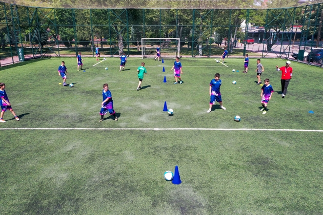 MERAMLI ÇOCUKLAR YAZA VE SPORA “MERHABA” DEDİ