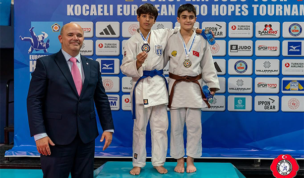 BÜYÜKŞEHİR BELEDİYESPOR’DAN JUDO’DA TARİHİ BAŞARI