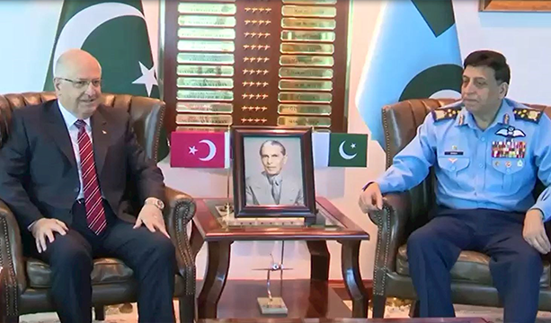 Millî Savunma Bakanı Yaşar Güler, Pakistan Hava Kuvvetleri Komutanı Hava Mareşal Zaheer Ahmed Baber Sidhu ile Bir Araya Geldi