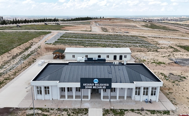 AKSARAY BELEDİYESİ’NDEN YENİ ŞEHİR MEZARLIĞI’NA ULAŞIMI KOLAYLAŞTIRACAK YOL ÇALIŞMASI
