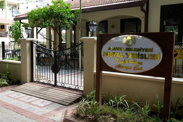TEVFİK HOCA ALANYA EVİ YENİLENEN YÜZÜYLE HİZMETE AÇILDI