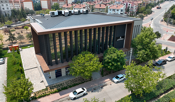 SELÇUKLU GENÇLİK MERKEZİ YENİ YERİNDE YİNE GENÇLERİN HİZMETİNDE