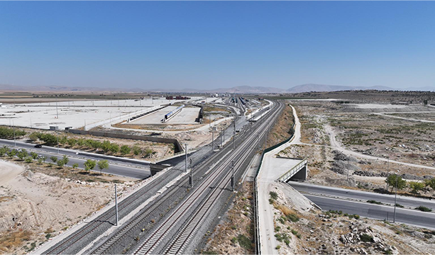 BAŞKAN ALTAY: “KONYA TARİHİNİN EN ÖNEMLİ ULAŞIM YATIRIMLARINDAN KONYARAY BANLİYÖ HATTINDA ÇALIŞMALAR YARIYI GEÇTİ”