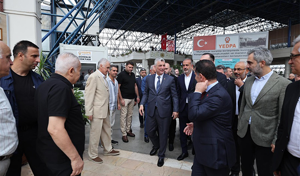 Ticaret Bakanı Ömer Bolat, YEDPA Ticaret Merkezi'nde Konuştu
