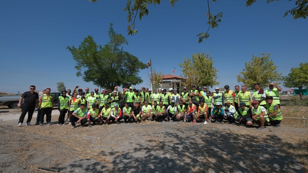 BAŞKAN ALTAY TARİHİ MEKANLARDAKİ TURLARA KATILAN BİSİKLETSEVERLERE TEŞEKKÜR ETTİ