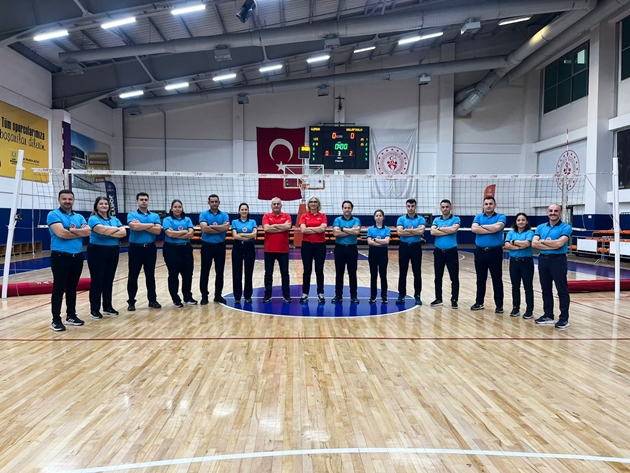 KONYA’DA VOLEYBOL ŞÖLENİ YAŞANIYOR