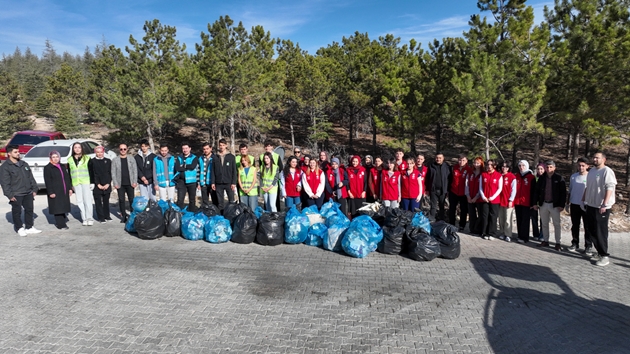 “TEMİZ MAHALLE TEMİZ SELÇUKLU ETKİNLİĞİ”NİN 16.’SI AKADEMİ MAHALLESİ’NDE GERÇEKLEŞTİ 