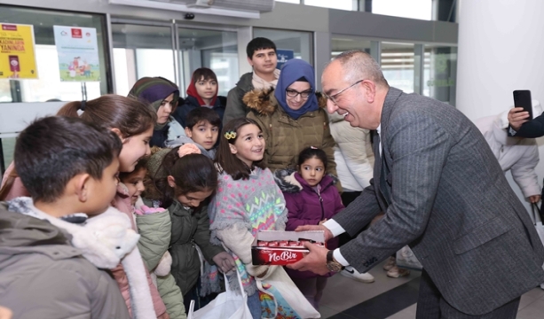 BAŞKAN KAVUŞ ŞİVLİLİĞE ÇIKAMAYAN ÇOCUKLARI UNUTMADI