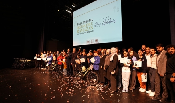 BİLGEHANELERİN “5. DEĞERLERLE RAMAZAN BİLGİ VE KÜLTÜR YARIŞMASI” FİNALİ BÜYÜK HEYECANA SAHNE OLDU